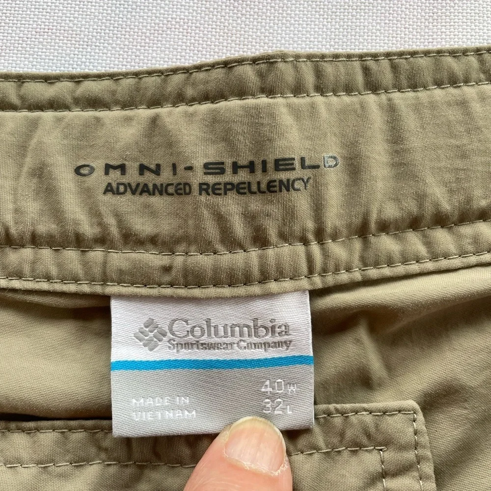 Columbia Cargo Pants Men’s 40x32 Omni-Shield Beige Hiking Utility